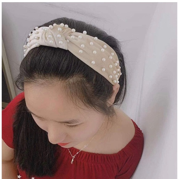 LAST CHANCE Pearl Beaded headband - Picture 2 of 3